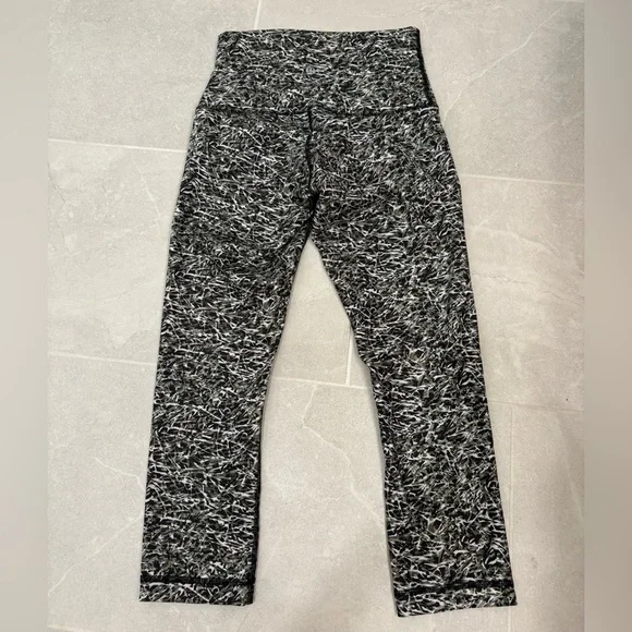 Lululemon x SoulCycle Philadelphia High-Rise Wunder Under Crop Size 6 - Picture 6 of 9